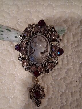Antique-Style Cream Cameo Brooch with Burgundy Accents